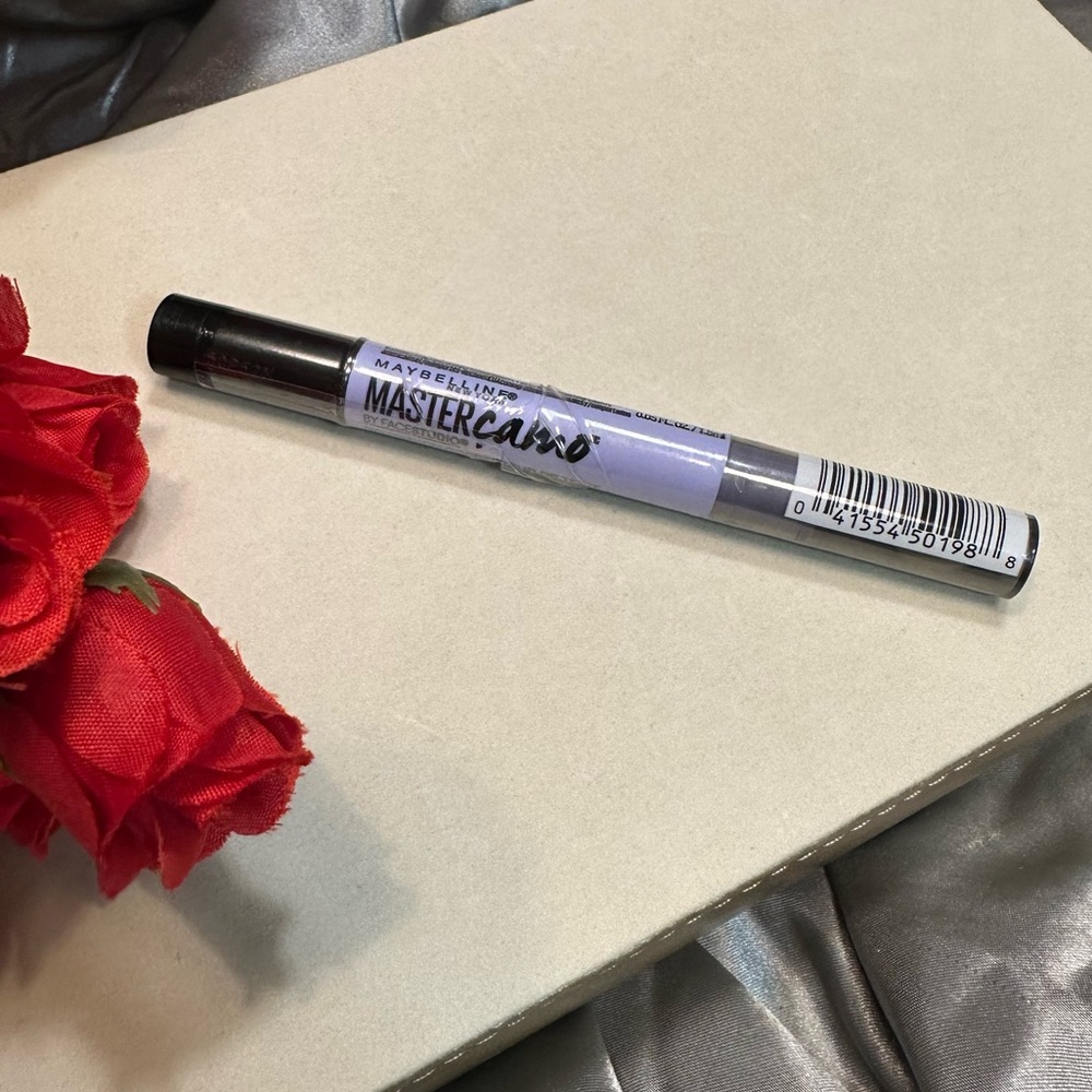 🌹MAYBELINE Master Camo Color Correcting Pencil - Number 20 - NWT •